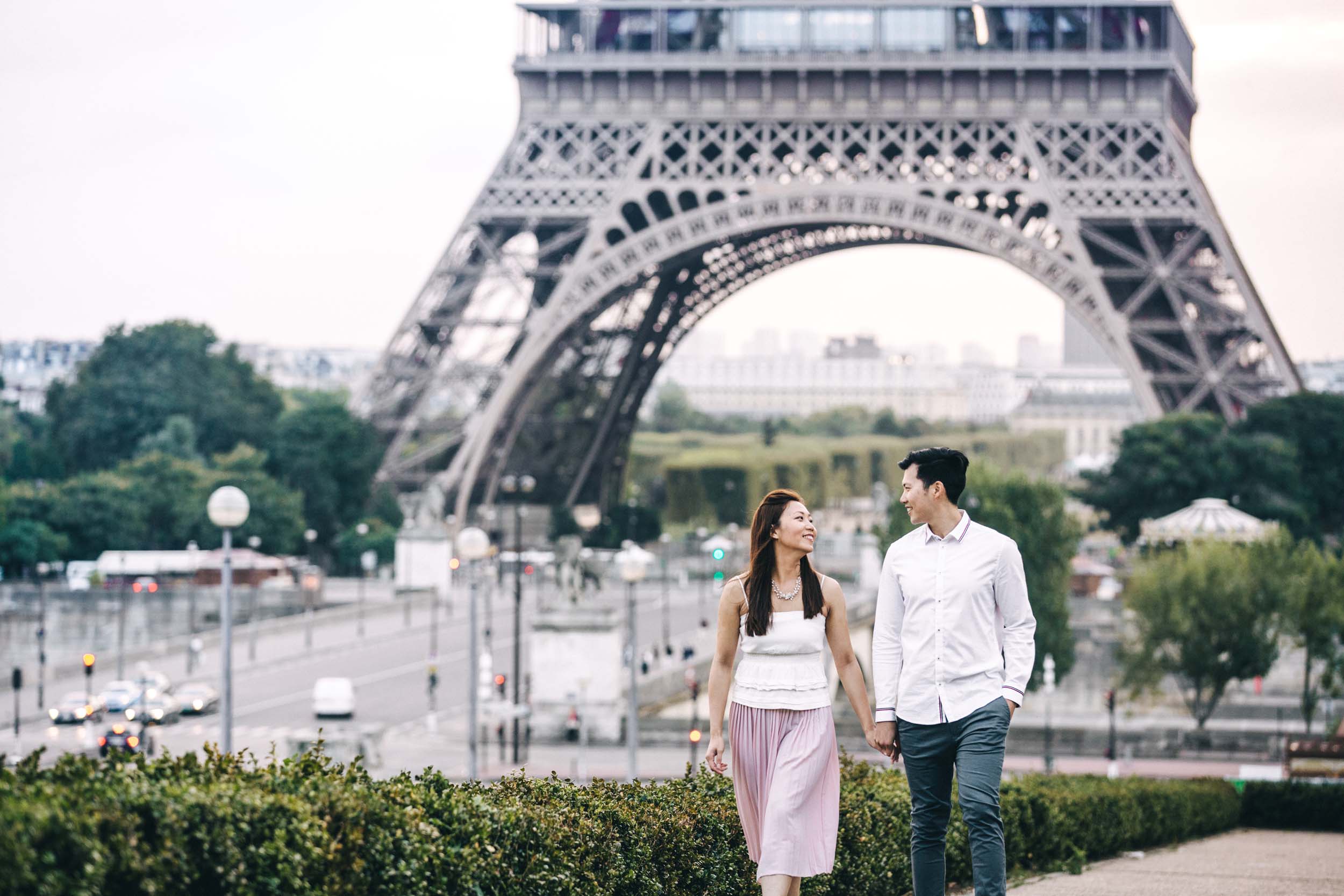 How to Celebrate an Anniversary in Perfect Parisian Style | Flytographer